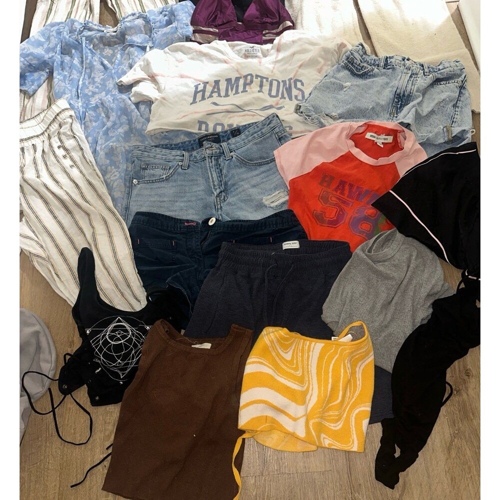 HUGE SALE BUNDLE - Picture 2 of 8